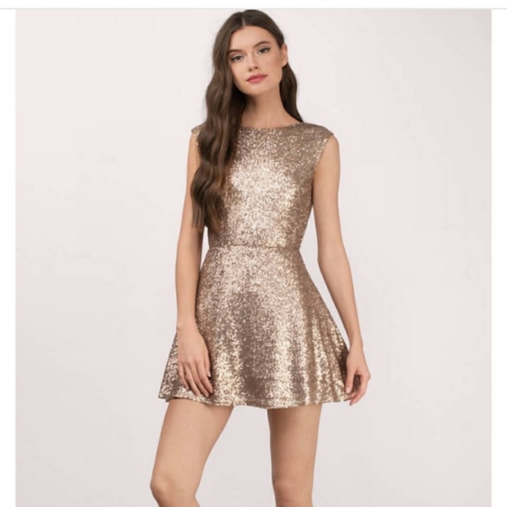 Tobi Open Back Sequin Matte Gold Vina Skater Dress
